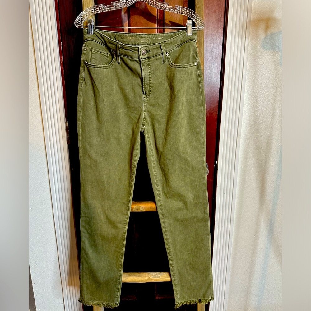 Chicos NWOT denim olive colored fray ankle jean